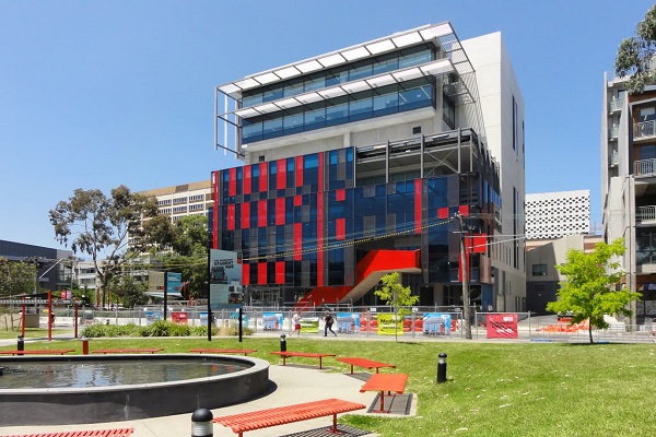 SWINBURNE UNI